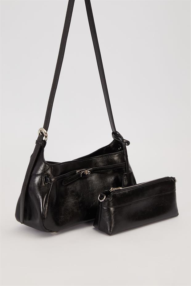 Siyah Metal Kilit Kapamalı Omuz Çantası