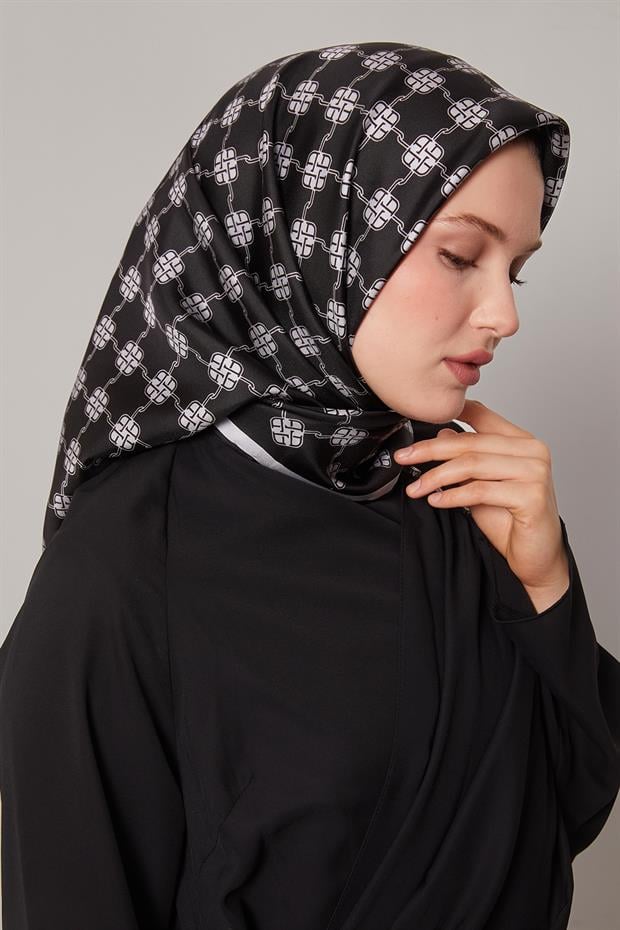 Siyah Mini Yonca Desen Twill İpek Eşarp