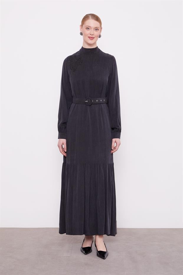 Siyah Omuz Nakış Detaylı Cupra Elbise