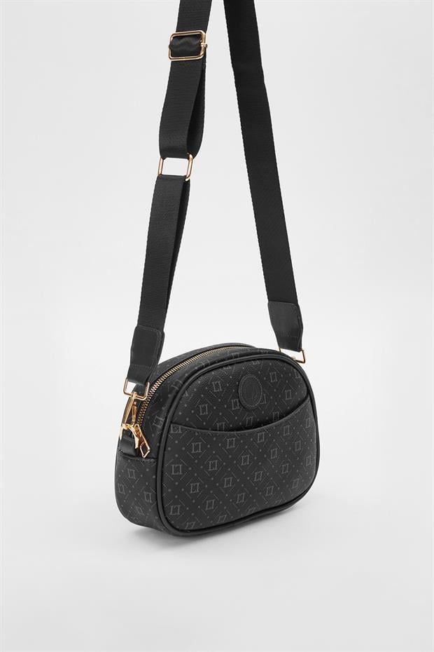 Siyah Ön Cep Detaylı Omuz Çantası