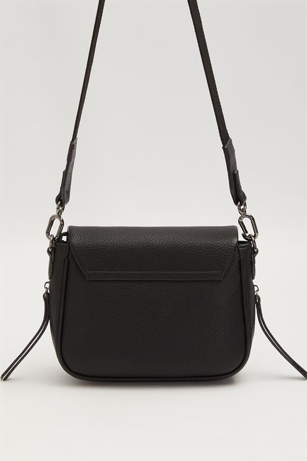 Siyah Ön Fermuar Detaylı  Omuz Çantası