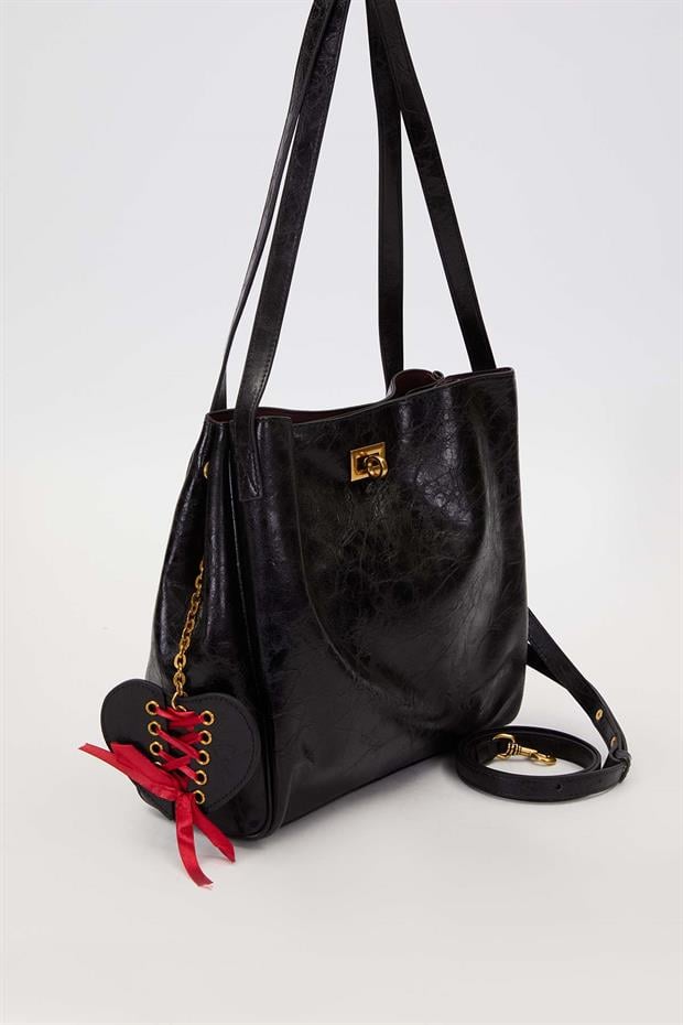 Siyah Örgü Aksesuar Detaylı Omuz Çantası