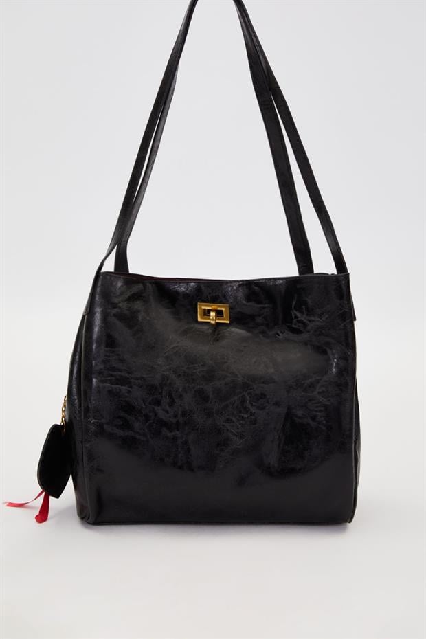 Siyah Örgü Aksesuar Detaylı Omuz Çantası