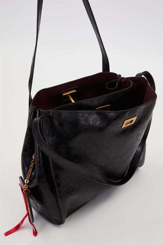 Siyah Örgü Aksesuar Detaylı Omuz Çantası