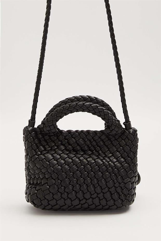 Siyah Örgü Top Aksesuarlı El Çantası