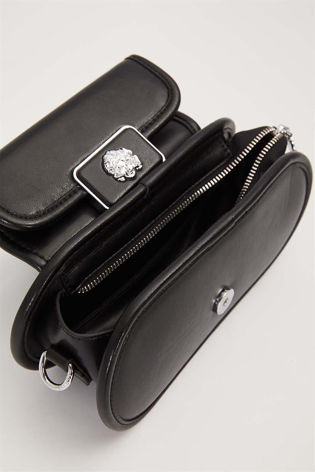 Siyah Oval Görünümlü Metal Aksesuarlı El Çantası