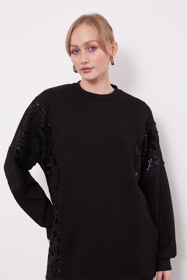 Siyah Payet İşlemeli Spor Takım