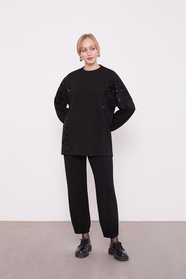 Siyah Payet İşlemeli Spor Takım