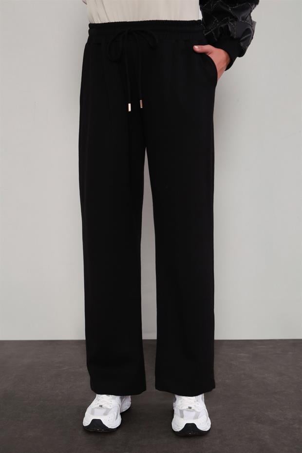 Siyah Peluş Kol Detaylı Spor Takım