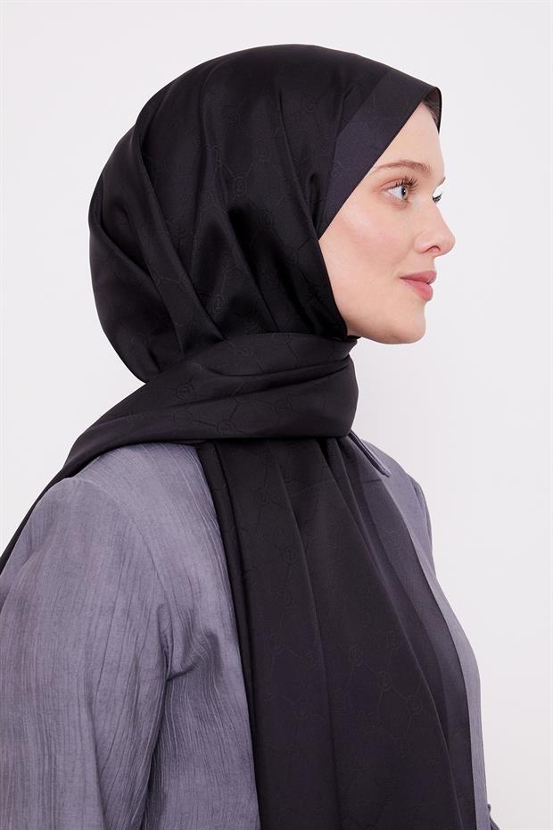 Siyah Petek Desen Monogram İpek Şal