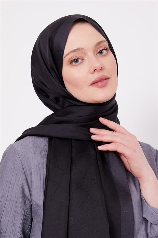 Siyah Petek Desen Monogram İpek Şal