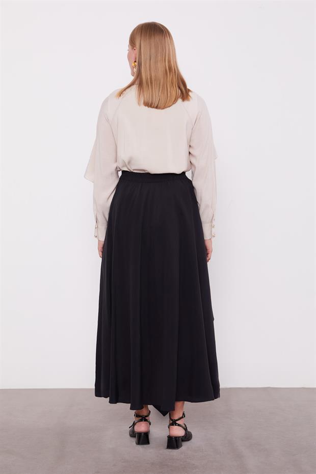 Siyah Pilise Detaylı Etek