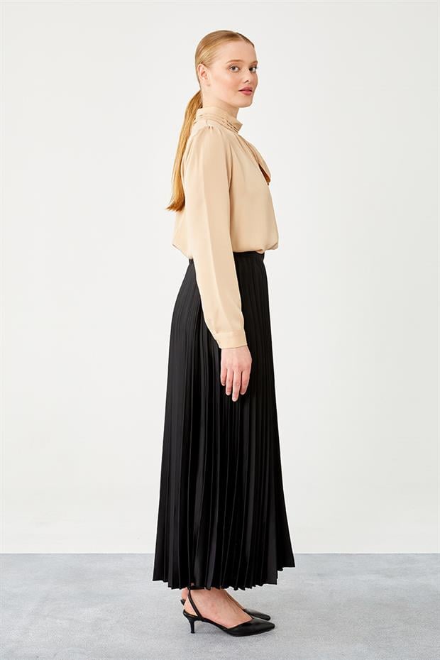 Siyah Piliseli Saten Etek