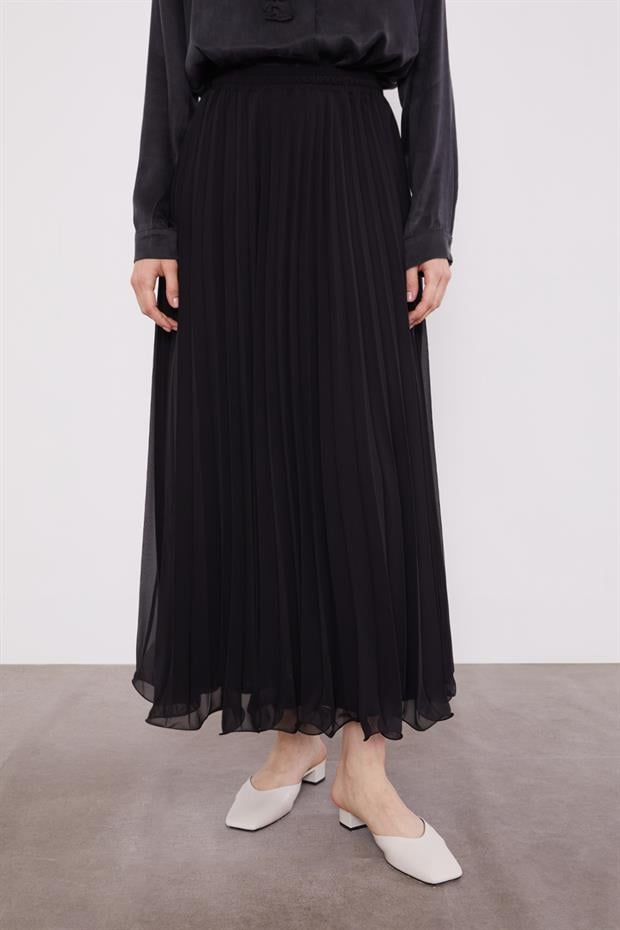 Siyah Piliseli Şifon Etek