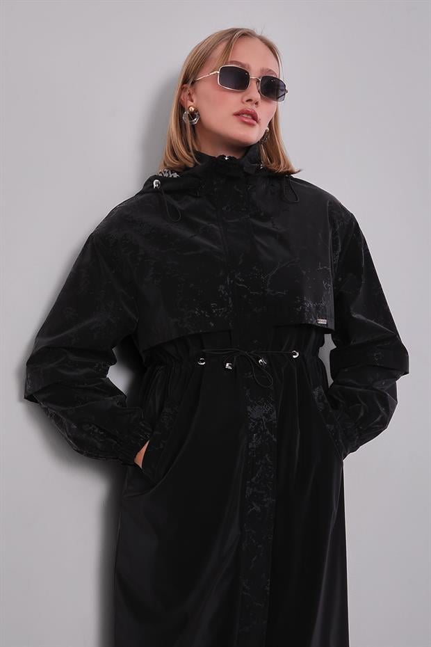 Siyah Rüzgarlık Detaylı Trençkot