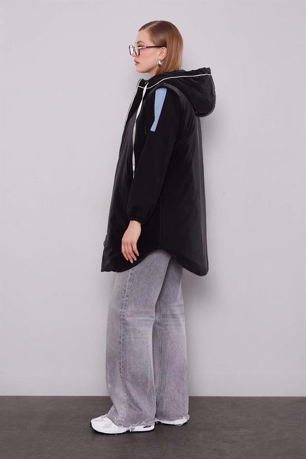 Siyah Şapkalı Şişme Yelek