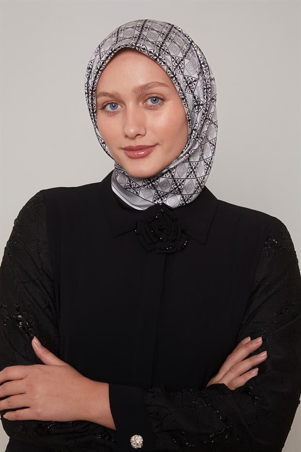 Siyah Seramik Desen Twill İpek Eşarp
