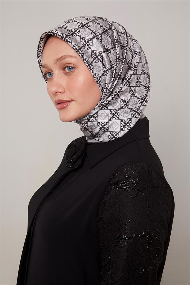 Siyah Seramik Desen Twill İpek Eşarp