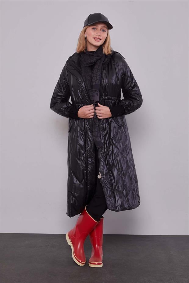 Siyah Şerit Kol Detaylı Şişme Mont