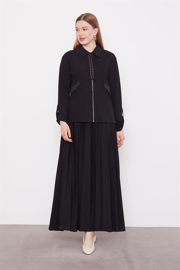 Siyah Taş Yaka Detay Piliseli Etek Takım