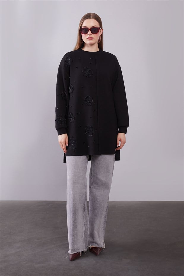 Siyah Taşlı Gül Detaylı Sweat