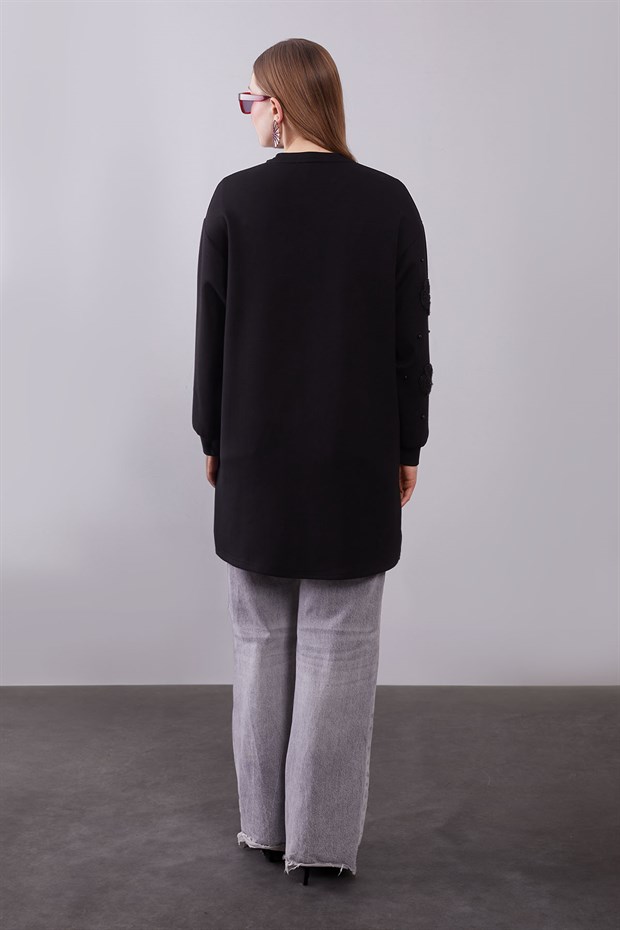 Siyah Taşlı Gül Detaylı Sweat