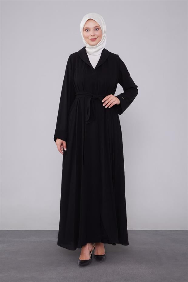 Siyah Yaka Detaylı Ferace