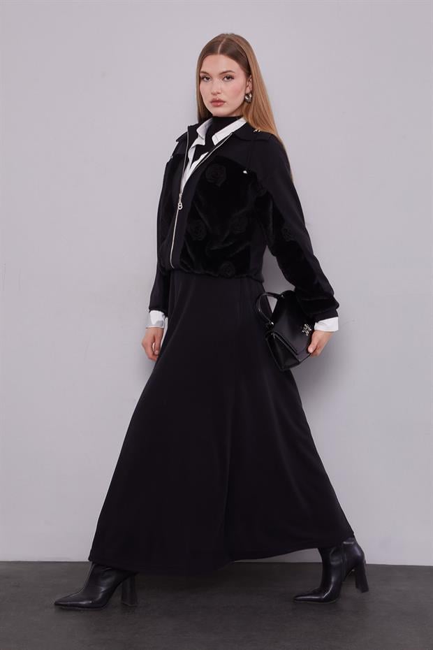 Siyah Yaka Taşlı Gül Detay Etek Takım