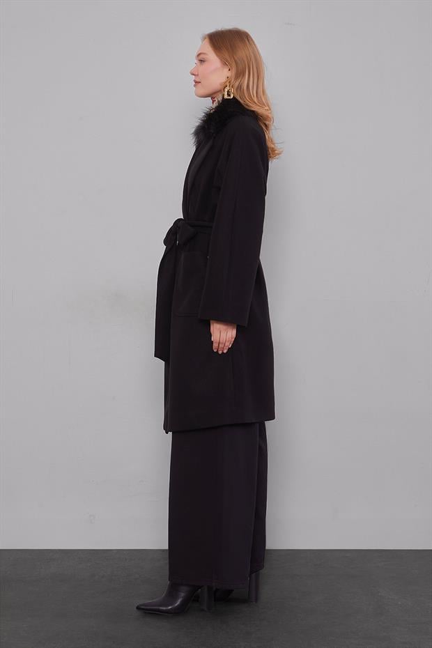 Siyah Yakası Küklü Kuşaklı Kaşe Kaban