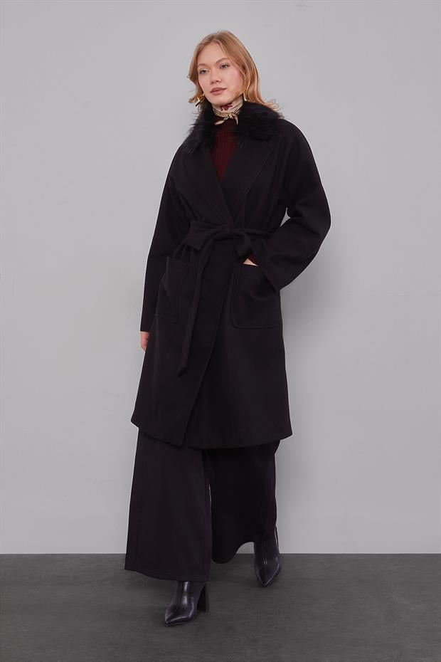 Siyah Yakası Küklü Kuşaklı Kaşe Kaban