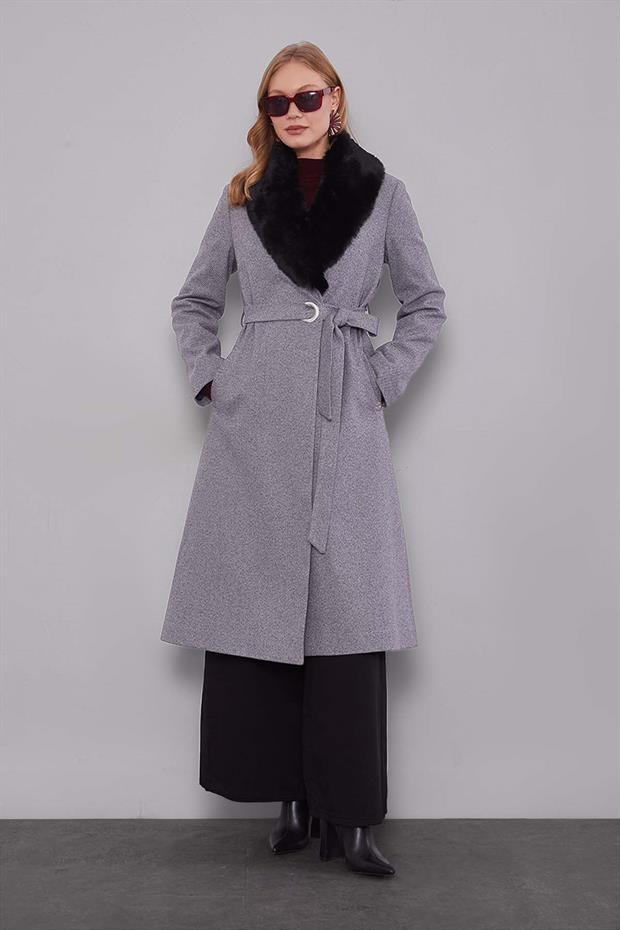 Siyah Yakası Kürklü Kaşe Kaban