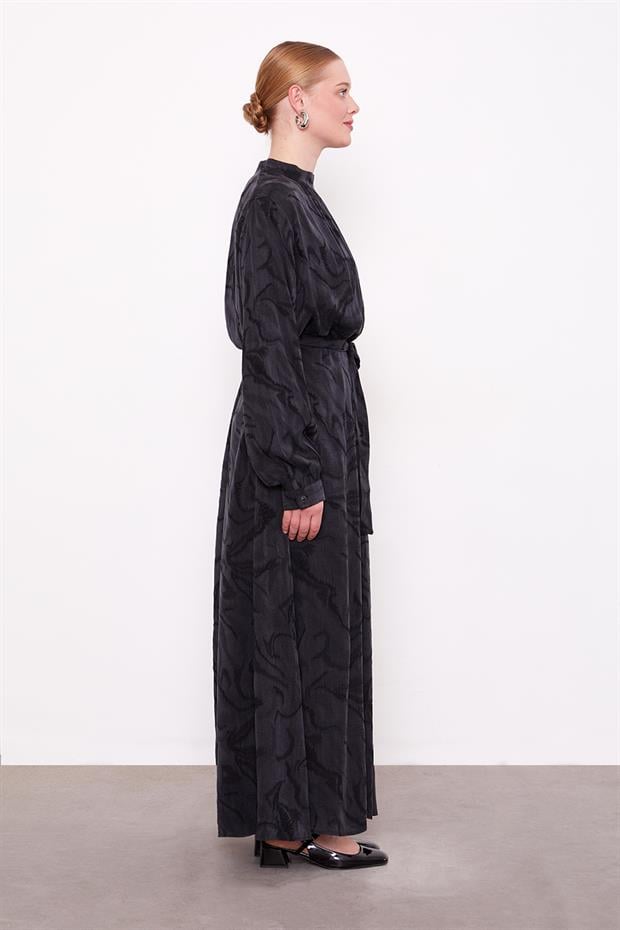 Siyah Yakası Taş Detaylı Cupra Elbise