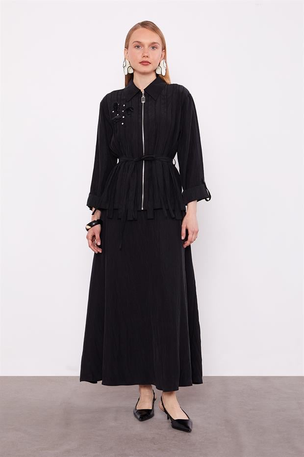 Siyah Yakası Taş Detaylı Cupra Etek Takım