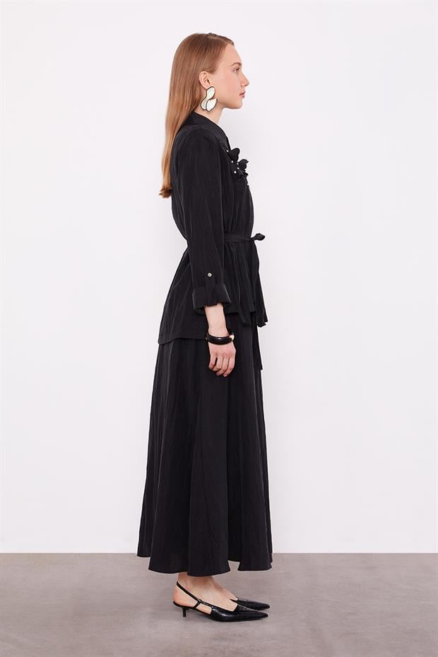 Siyah Yakası Taş Detaylı Cupra Etek Takım