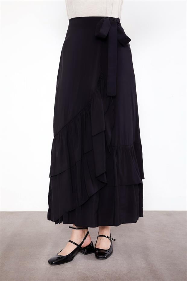 Siyah Yandan Bağlamalı Etek Takım