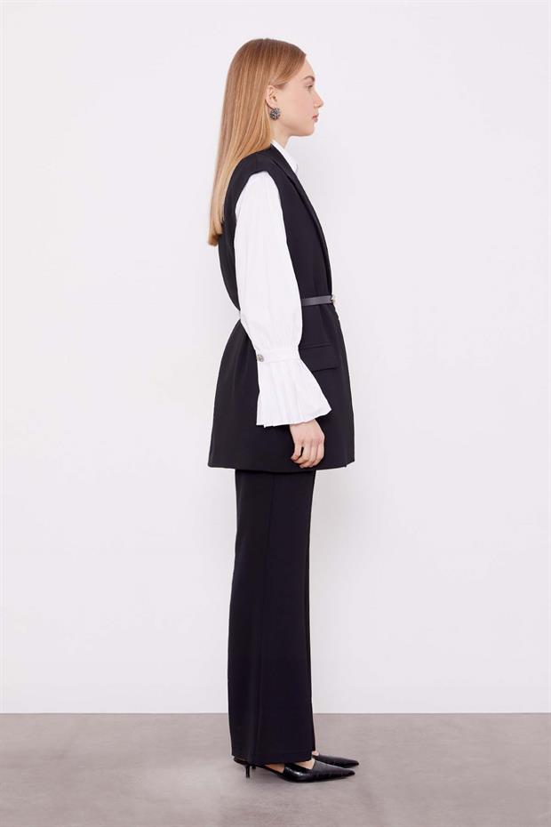 Siyah Yelekli İkili Takım