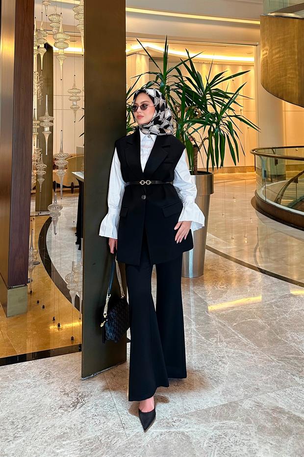 Siyah Yelekli İkili Takım