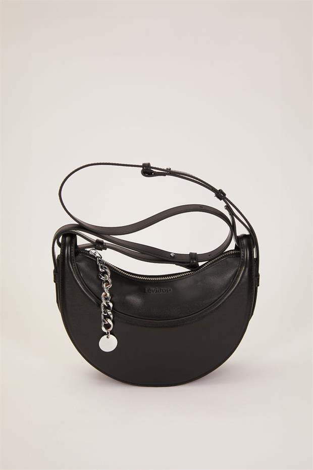 Siyah Zincir Aksesuarlı Baget Omuz Çantası