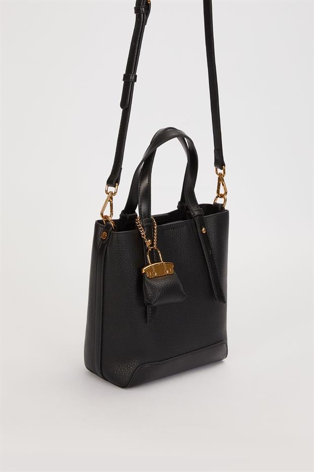 Siyah Zincir Çanta Detaylı El Çantası