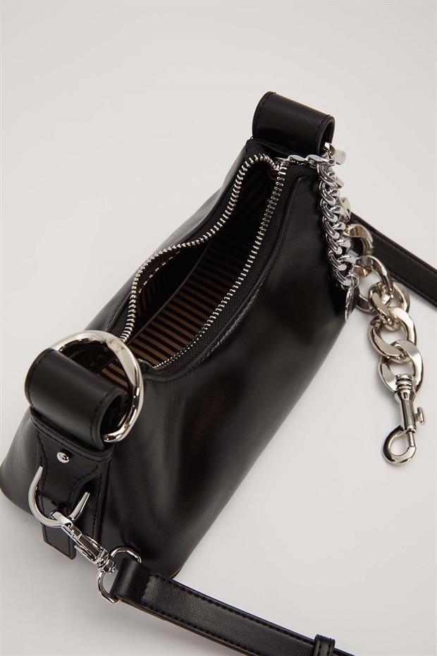 Siyah Zincir Halka Detaylı Omuz Çantası