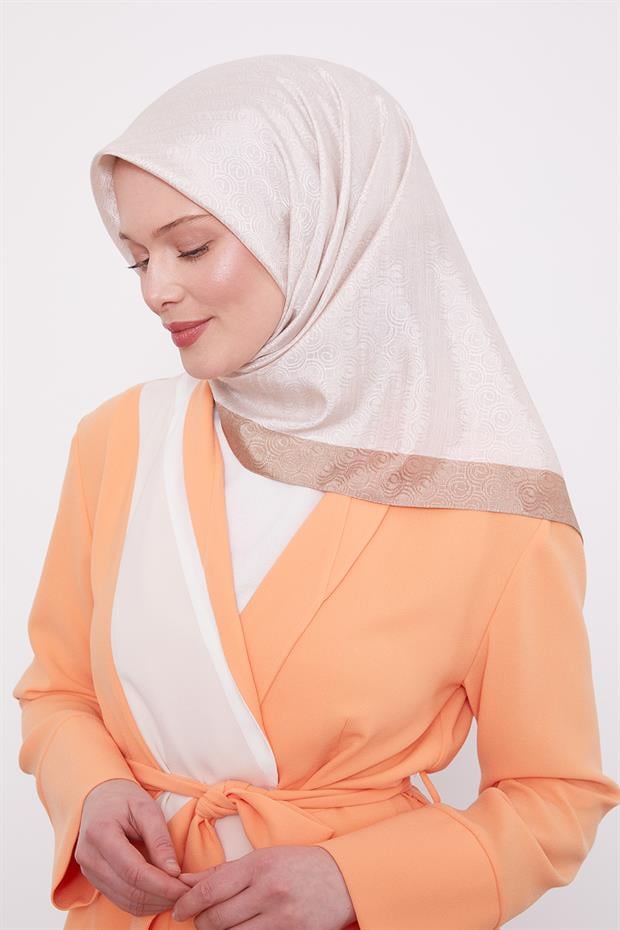 Sütlü Kahve Halka Desen Monogram Eşarp