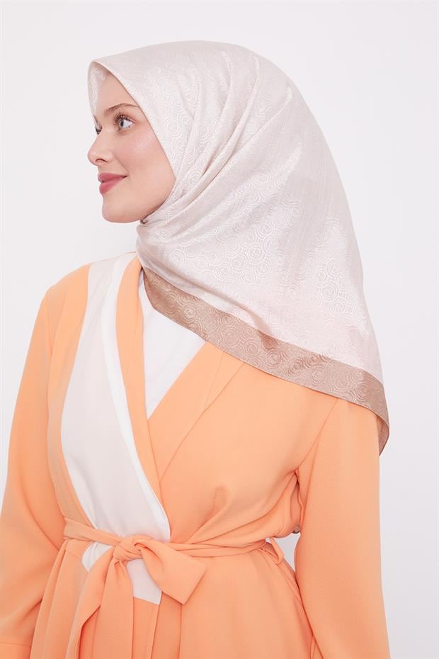 Sütlü Kahve Halka Desen Monogram Eşarp