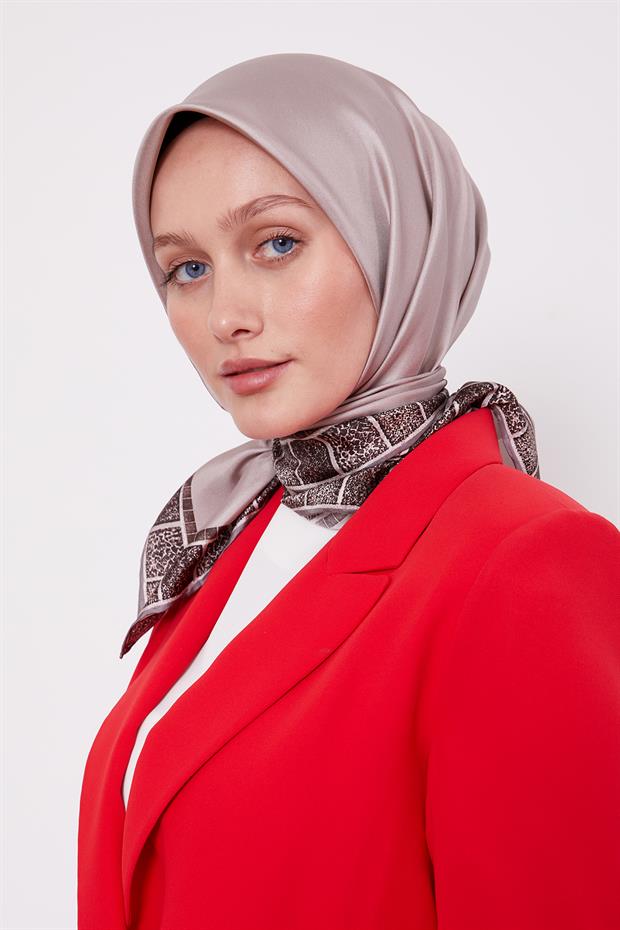 Sütlü Kahve Kenar Leopar Twill İpek Eşarp