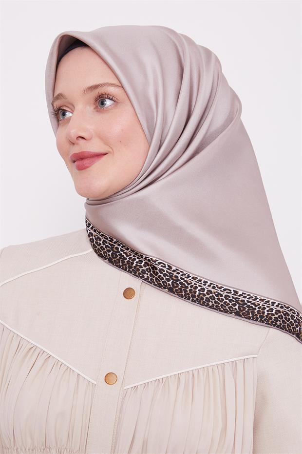 Sütlü Kahve Şerit Leopar Desen Twill İpek Eşarp