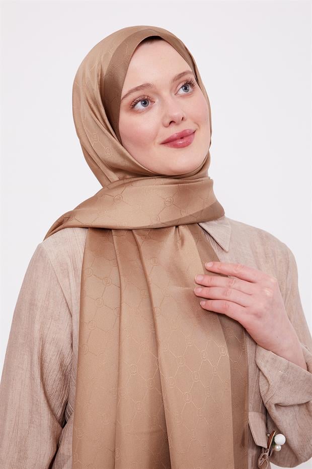 Sütlü Kahve Petek Desen Monogram İpek Şal