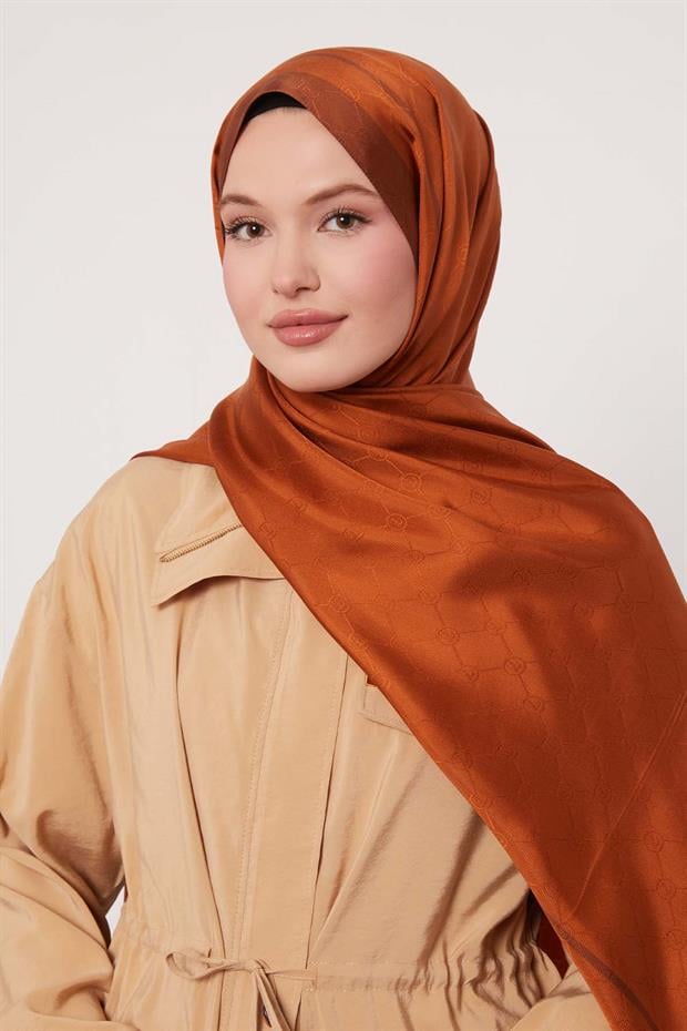 Tarçın Şerit Detay Monogram İpek Şal