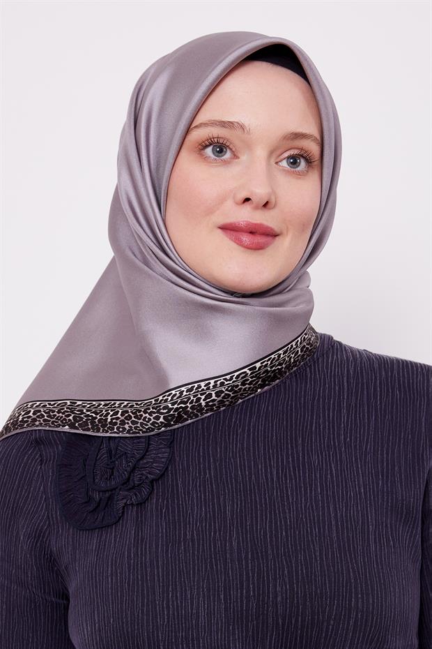 Taş Şerit Leopar Desen Twill İpek Eşarp