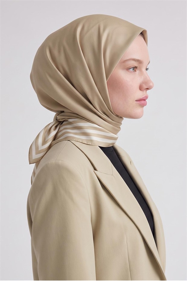 Üç Çizgi Detaylı Twill İpek Eşarp Yağ Yeşili