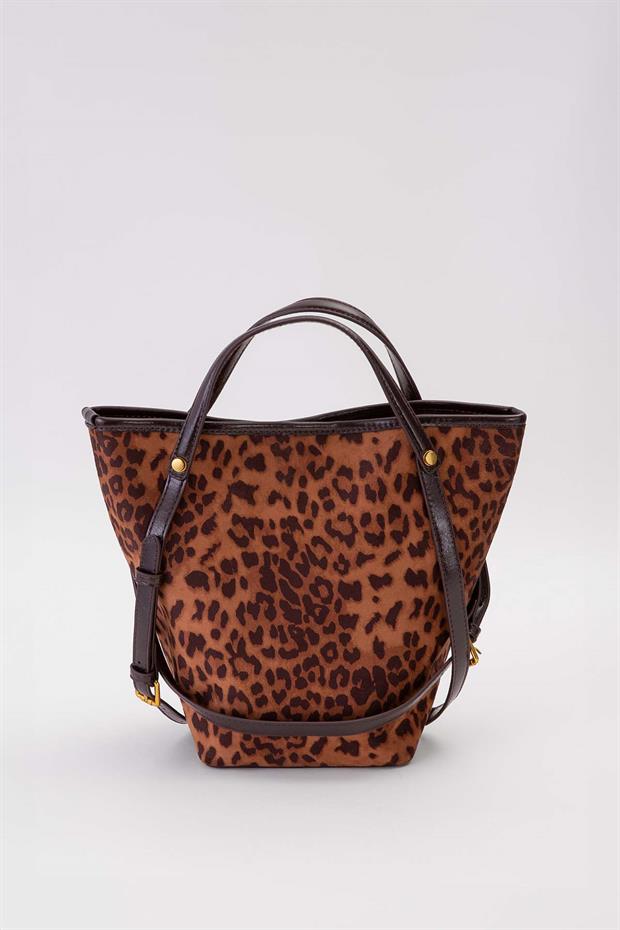 Üçgen Form El Çantası