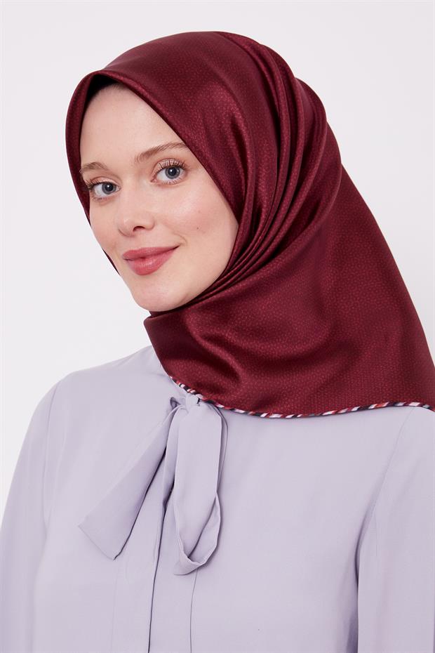 Vişne Benekli Twill İpek Eşarp
